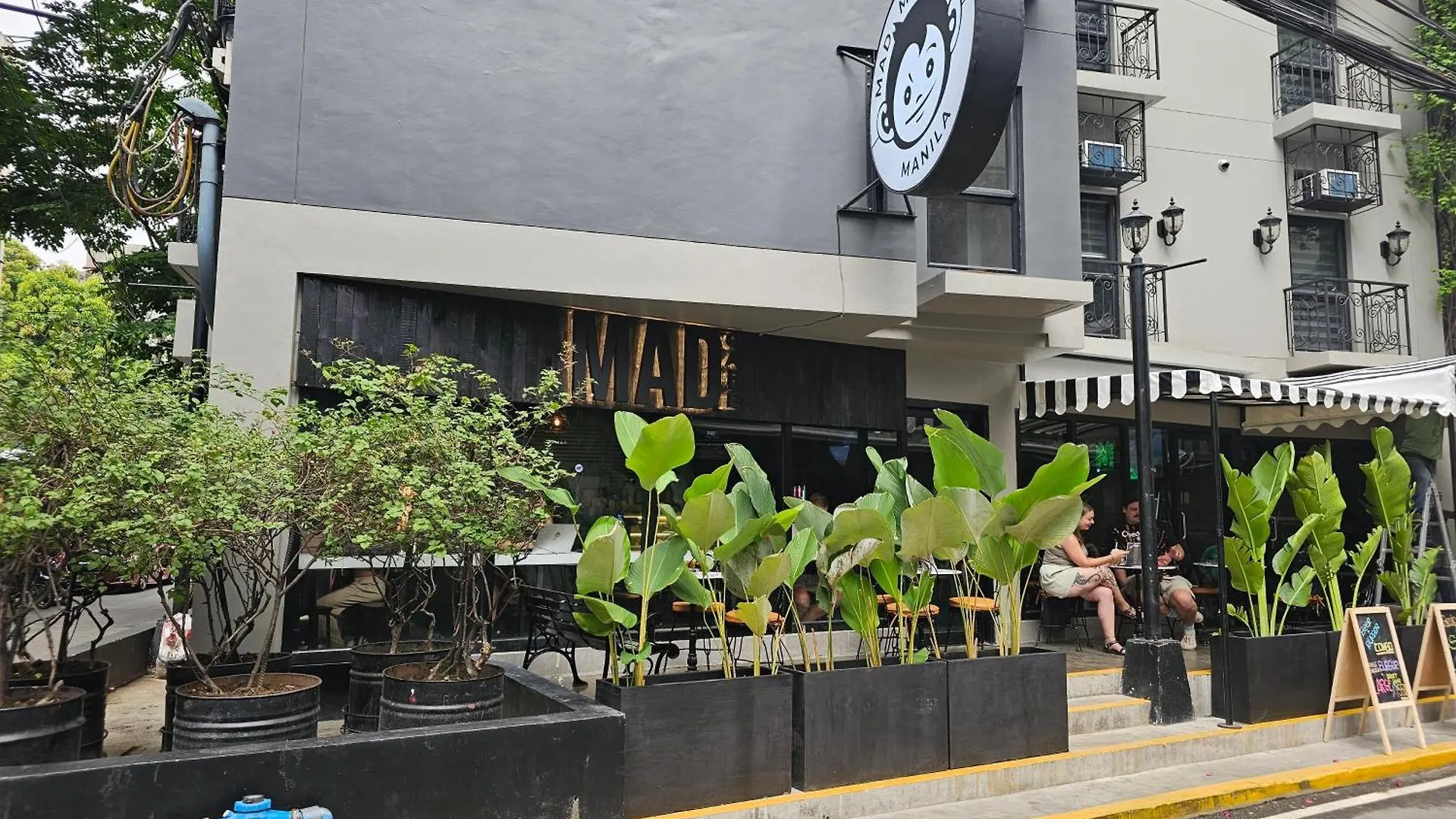 Mad Monkey Manila Hostel Makati City