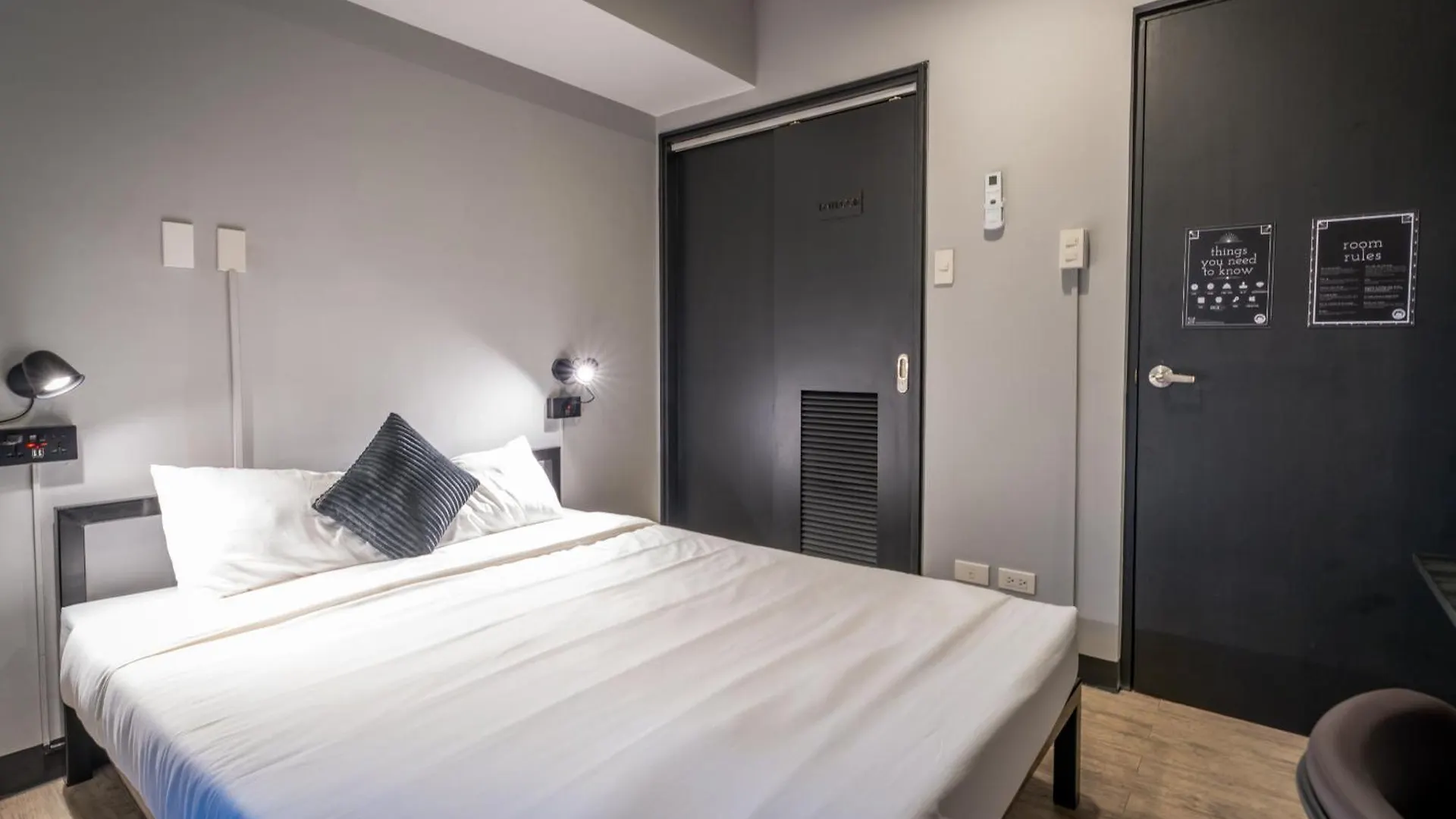 Mad Monkey Manila Hostel Μακάτι
