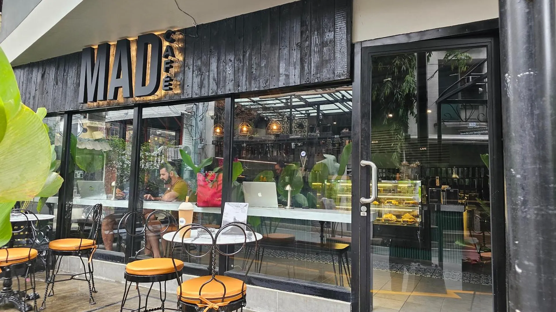 Mad Monkey Manila Hostel Μακάτι